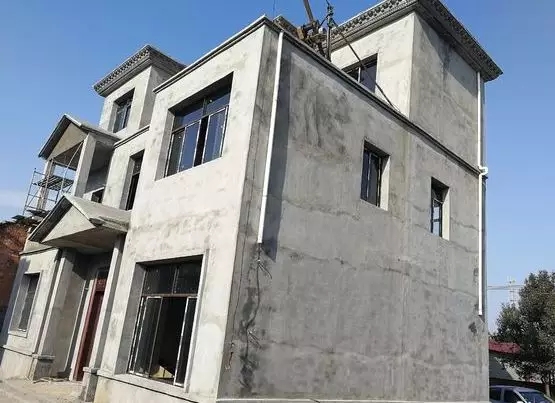 【自建房案例】網(wǎng)友30萬蓋三層自建房，建成效果讓鄰居紛紛仿建！